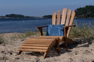 Klassiske teak hagemøbler 46 Alternative view of Skagen adirondackstol med fotskammel