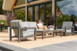 Alternative view of Barrosa sofagruppe med bord