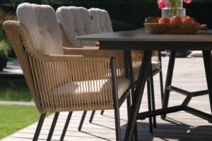 800478734 72844010 S 3